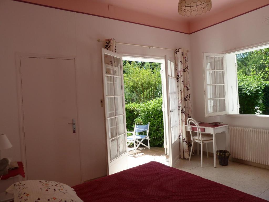 Hotel Mas De Valiguiere Saze  Esterno foto