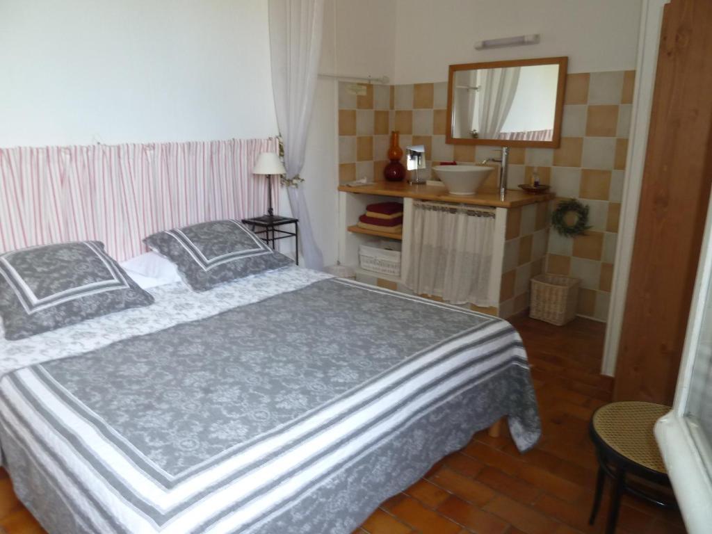 Hotel Mas De Valiguiere Saze  Camera foto