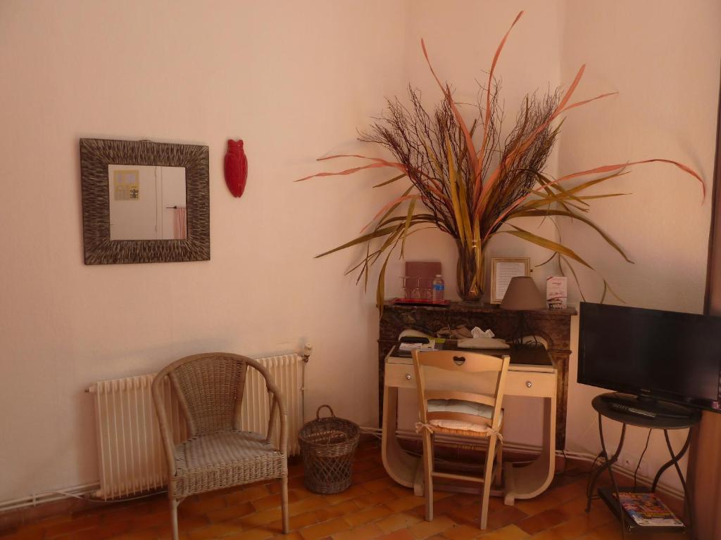 Hotel Mas De Valiguiere Saze  Camera foto