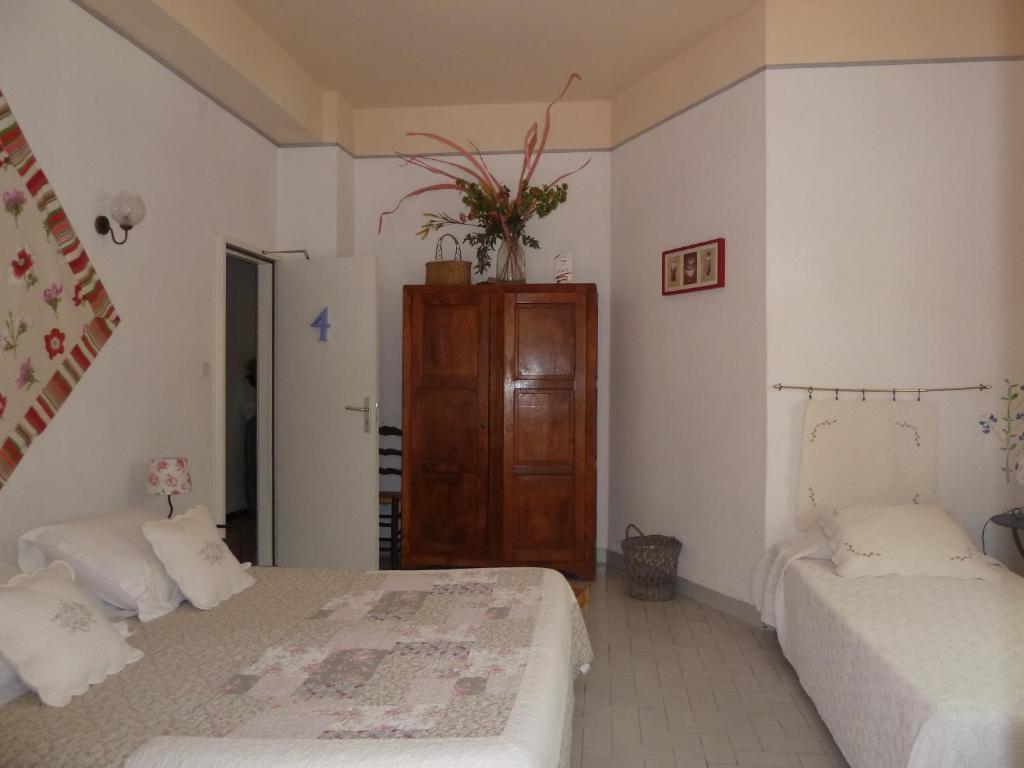 Hotel Mas De Valiguiere Saze  Camera foto