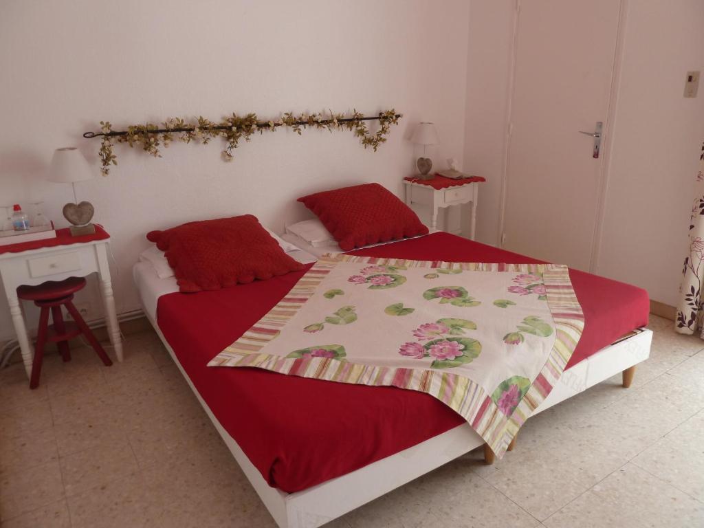 Hotel Mas De Valiguiere Saze  Camera foto