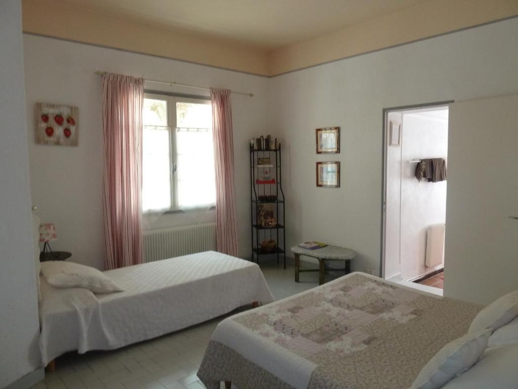 Hotel Mas De Valiguiere Saze  Camera foto