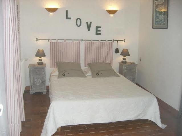 Hotel Mas De Valiguiere Saze  Esterno foto